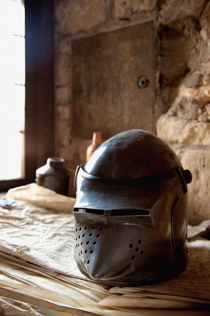 Helm eines Ritters; Schloss Chillingham, Northumberland, England