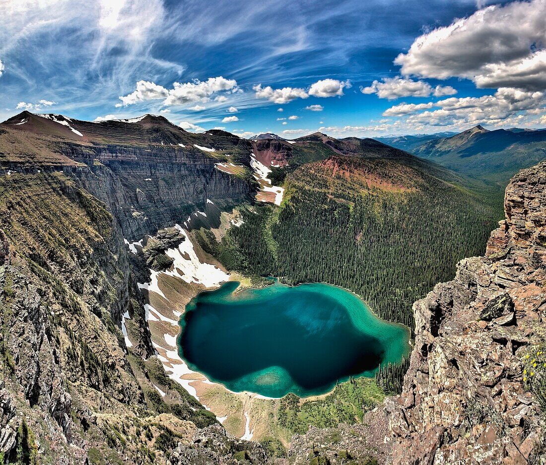 Blick von oben auf den See, Akamina Ridge; British Columbia, Kanada