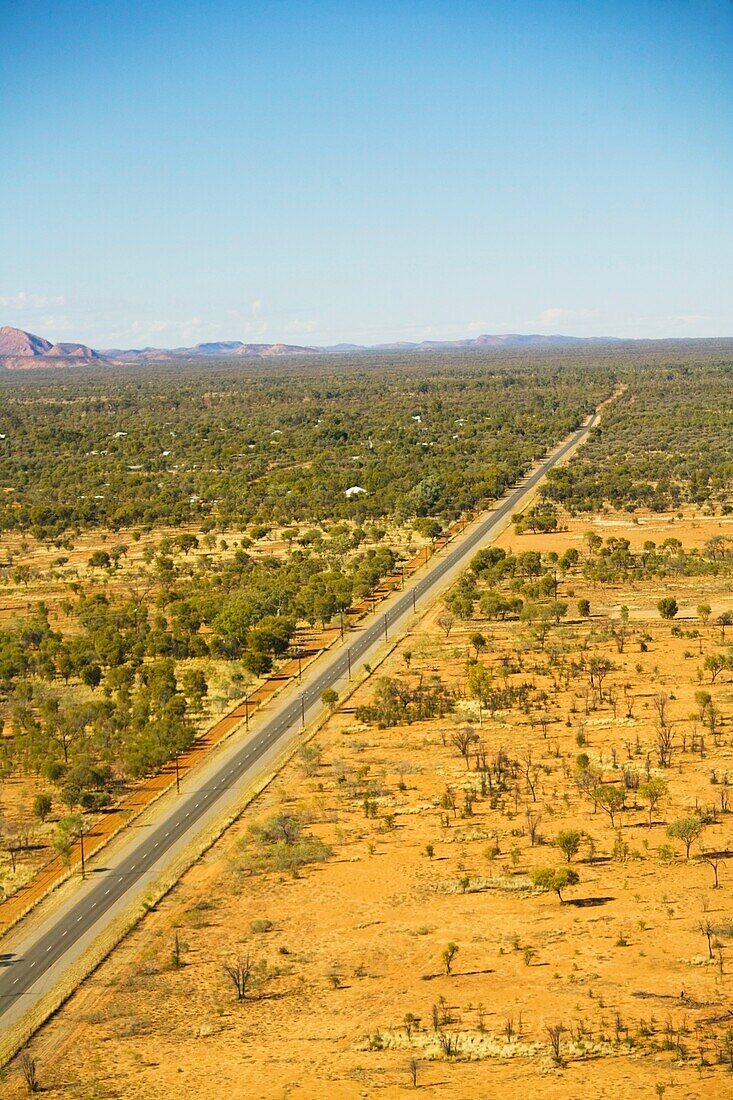 Straße durch das Outback in Alice Springs, Northern Territories, Australien