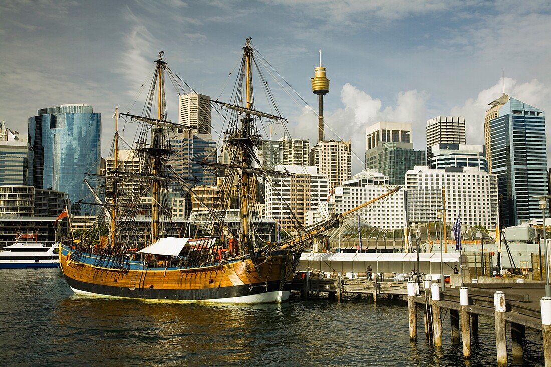Galeone, Hafen von Darwin; Sydney, Australien