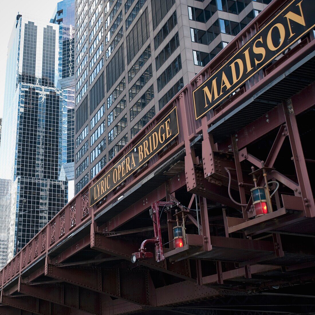 Brücke über die Lyric Opera, Chicago, Illinois, USA