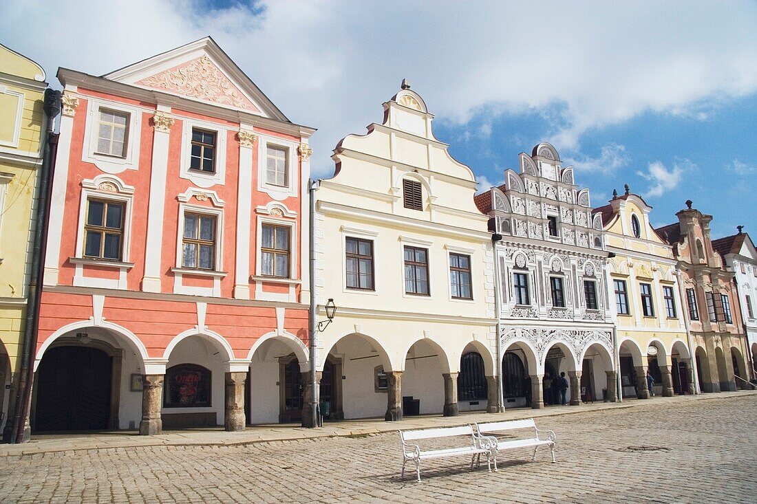 Telc, Tschechische Republik; Dekorative Häuser auf dem Stadtplatz von Telc