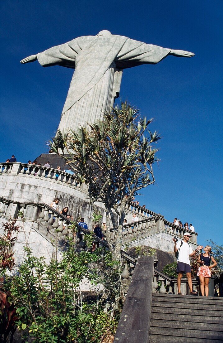 Tourists At Christ The Redeemer Statue