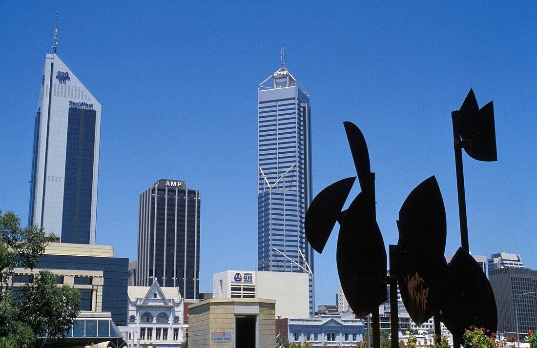 Innenstadt von Perth mit Skulptur aus dem Northbridge Park