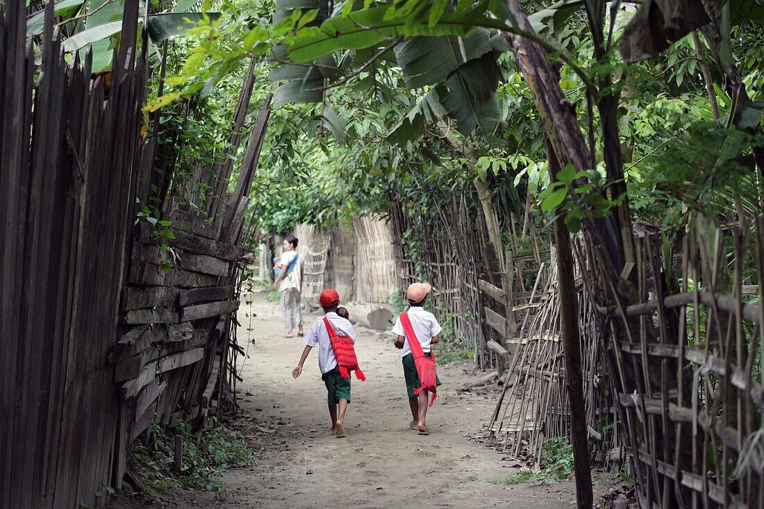 Shwe Paw Island Monastery