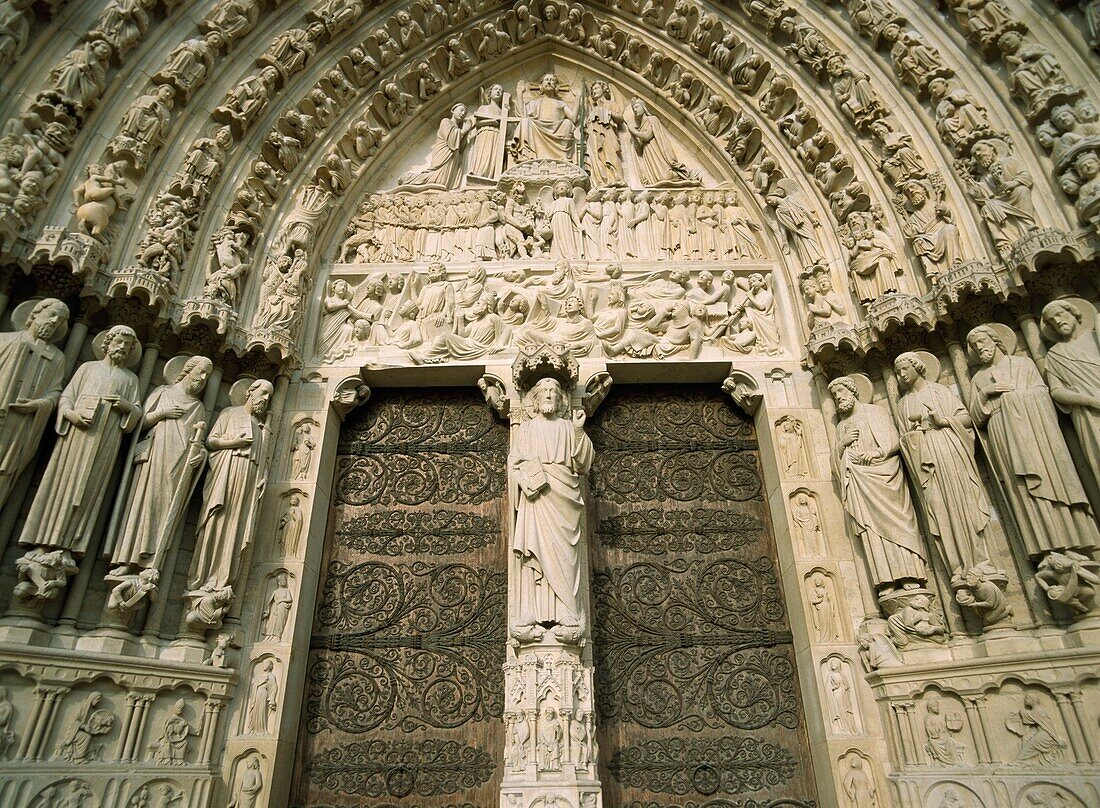 Haupttür der Kathedrale Notre Dame, Nahaufnahme