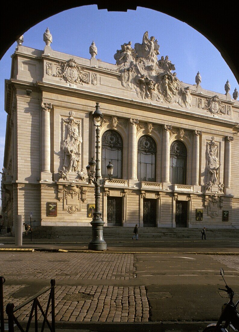 Archway And Opera Place Du Theatre