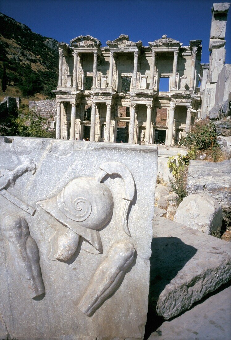Bibliothek von Celsus und Relief
