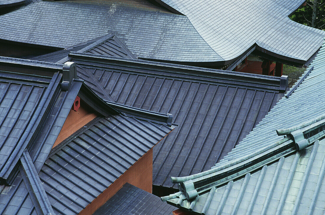 Dächer des Chuzenji-Tempels, Nikko