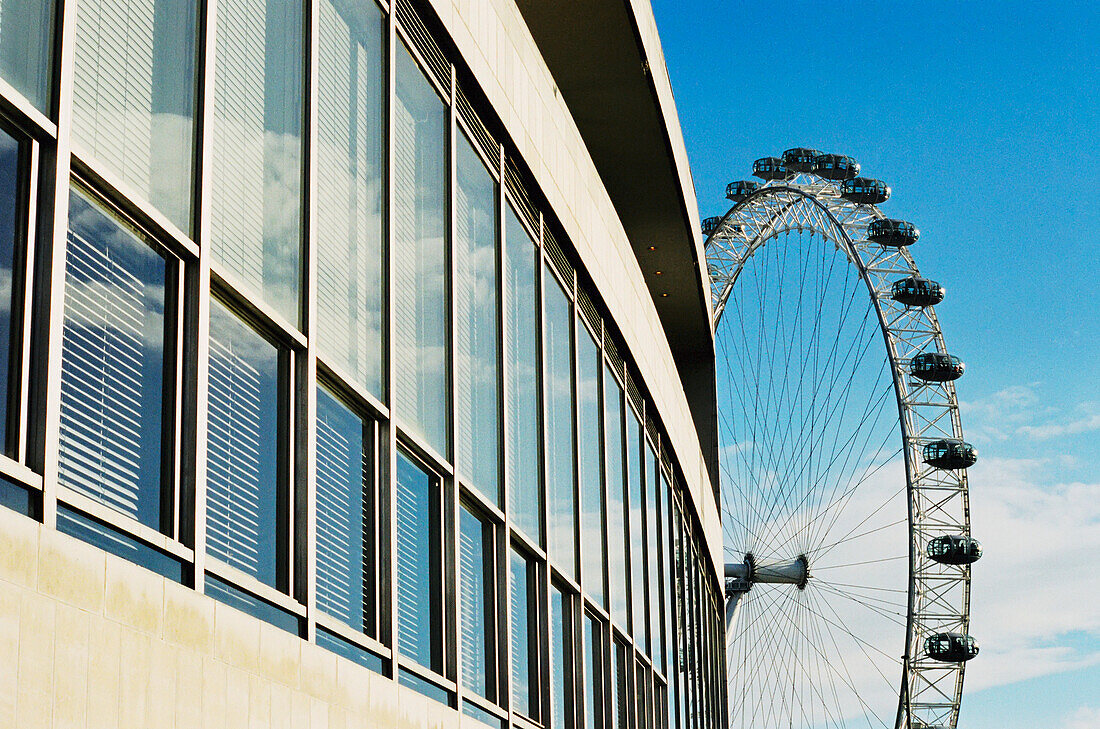 Millennium Wheel And Building, Close Up