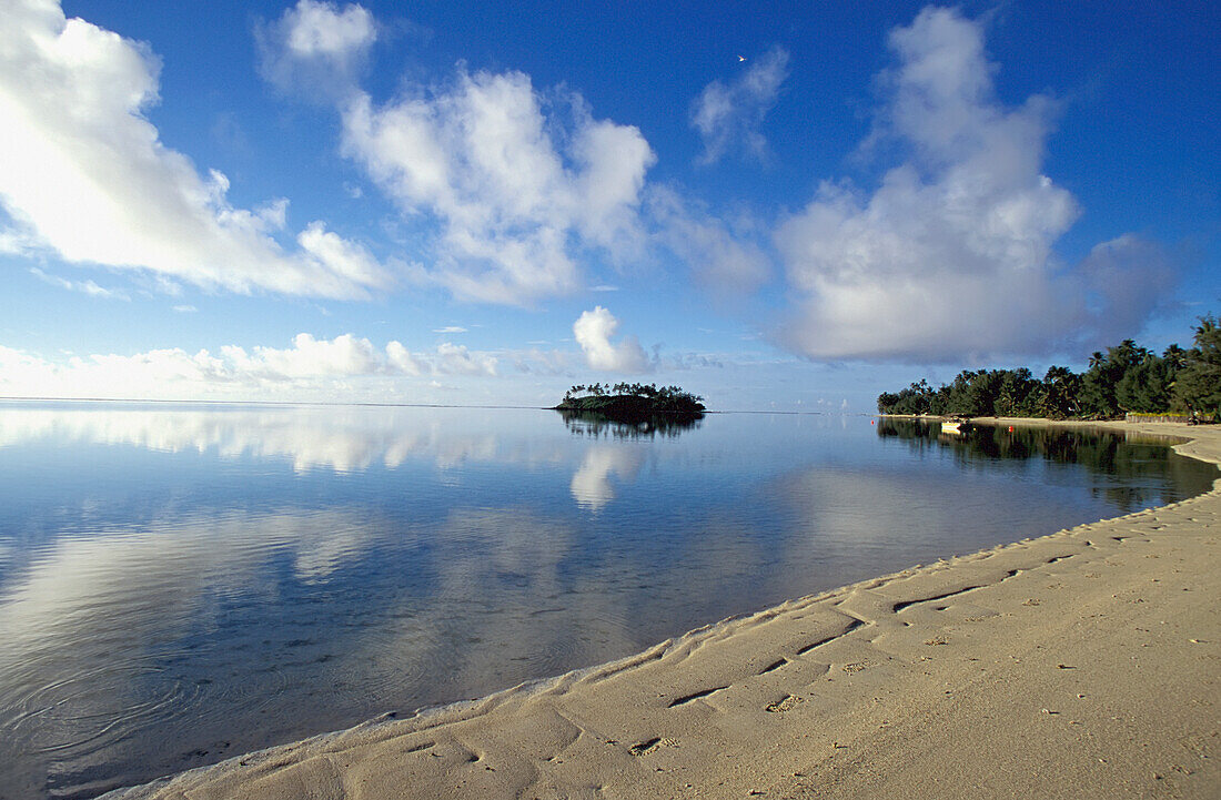 Calm Waters In Muri Lagoon