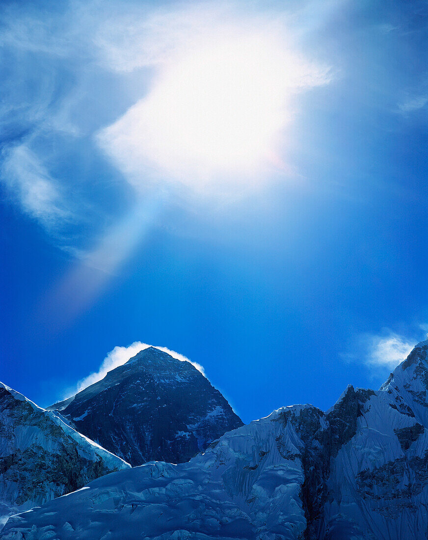 Nepal, Sagamatha National Park, Mount Everest And Sun Beaming Through Cloud; Solu Khumbu