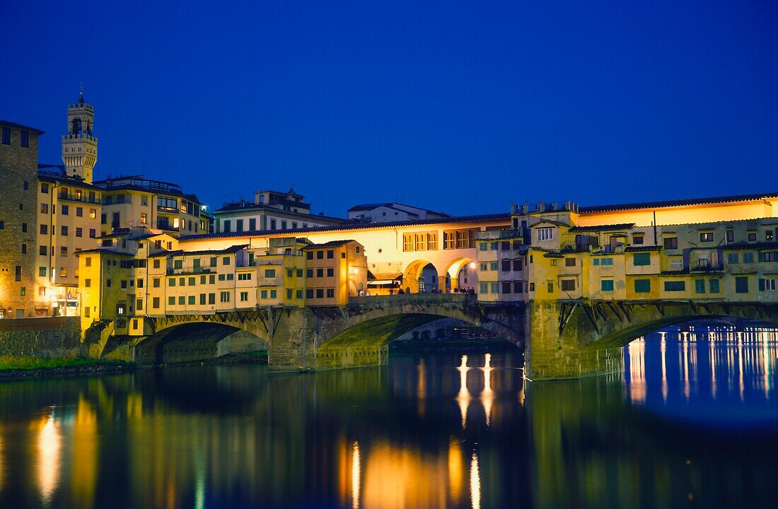 Ponte Vecchio in der Abenddämmerung