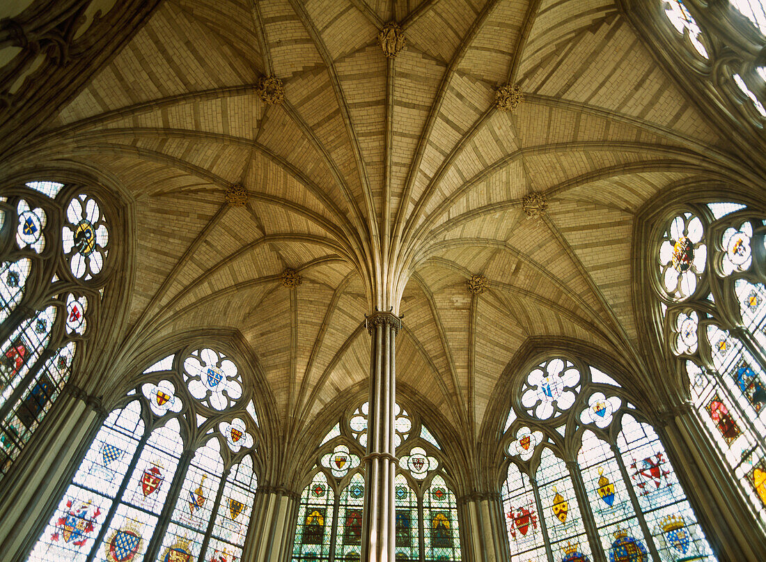 Detail des Dachs und der Fenster des Kapitelsaals der Westminsterabtei