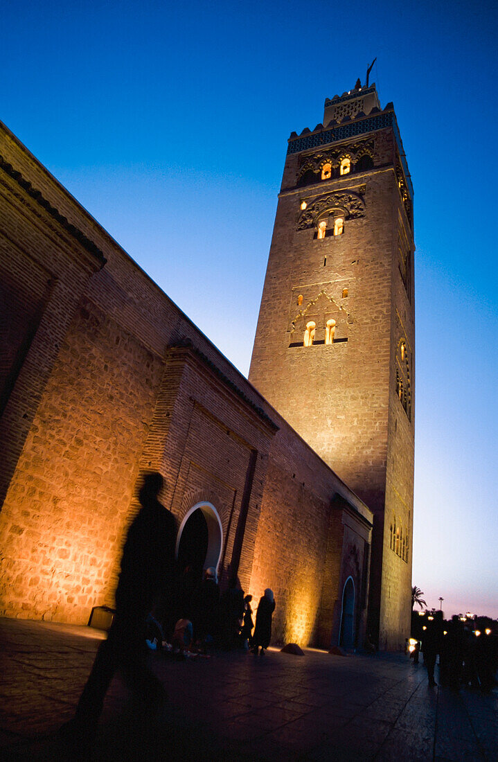 Koutoubia Moschee bei Nacht