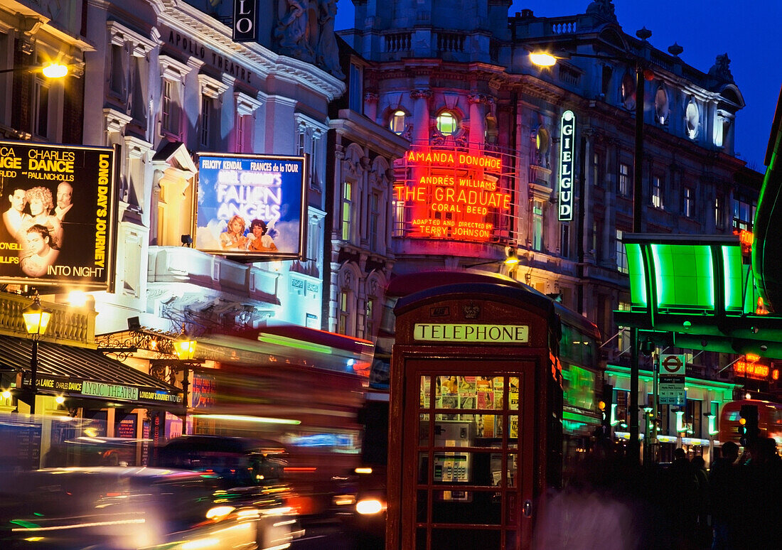 Theatreland, Shaftesbury Ave bei Nacht