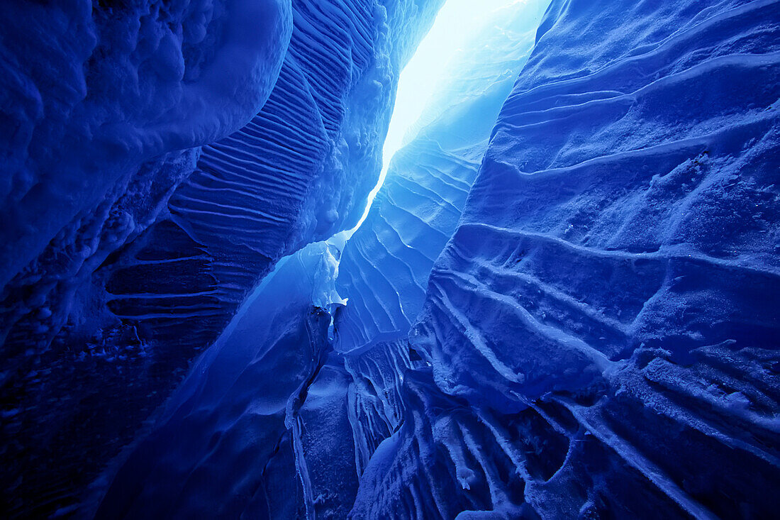 Eishöhle Spencer Glacier Kenai Peninsula Winter Alaska
