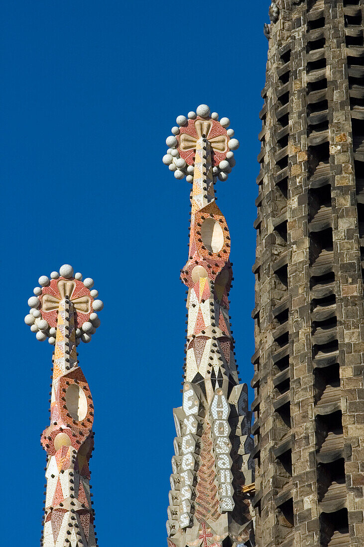 Sagrada Familia und blauer Himmel, Nahaufnahme