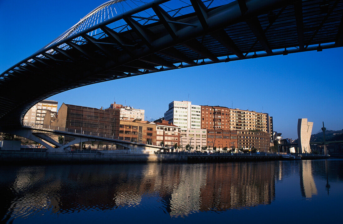 Fußgängerbrücke über die Ria de Bilbao