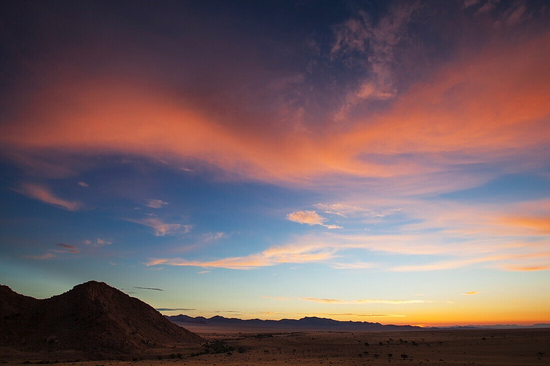 Sonnenuntergang in der Wüste; Klein-aus vista namibia