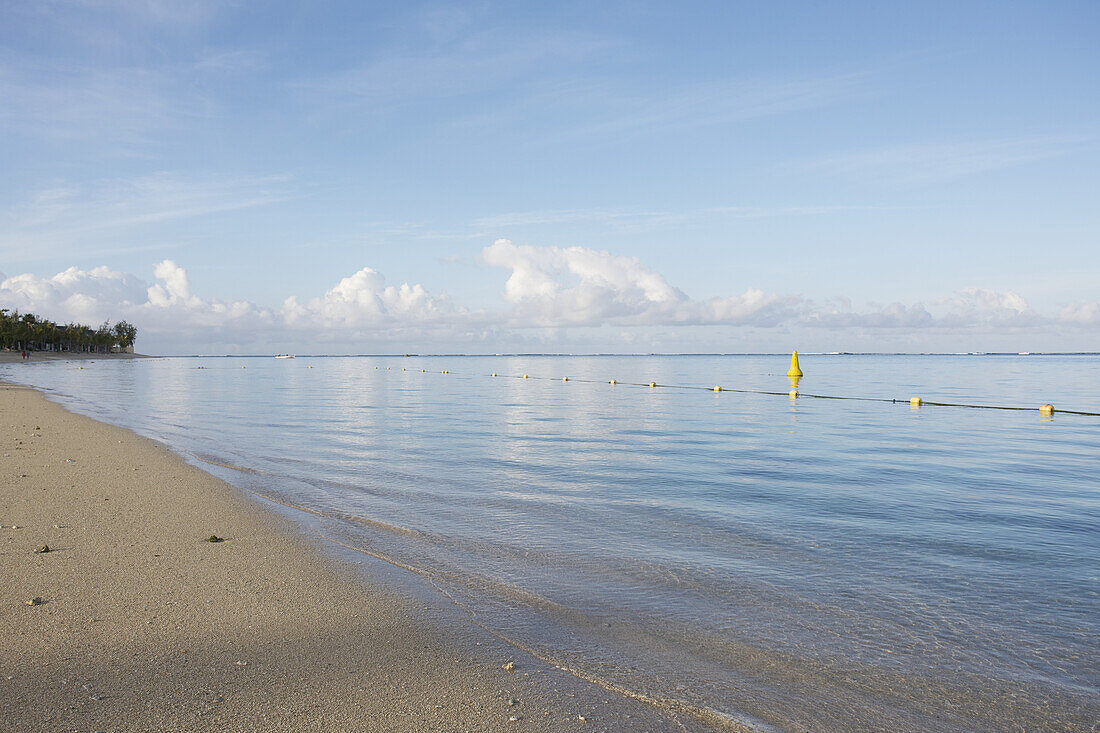 Ein ausgewiesener Schwimmbereich am Strand; Mauritius