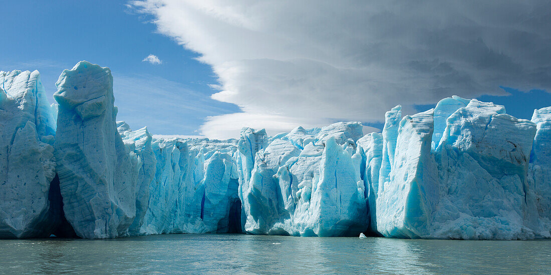 Grauer See und Grauer Gletscher, Torres Del Paine Nationalpark; Torres Del Paine, Magallanes und Antartica Chilena Region, Chile