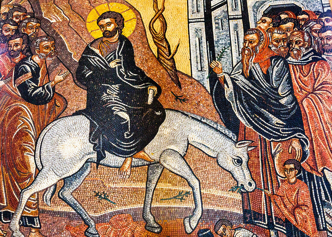 Jesus Christus Palmsonntag Esel Mosaik Saint George's Greek Orthodox Church, Madaba, Jordanien. Die Kirche wurde in den späten 1800er Jahren errichtet und beherbergt viele berühmte Mosaike.