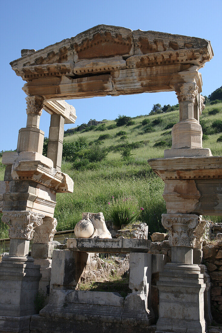 Ephesus, Türkei. Spitze des Trajansbrunnens, Ephesus