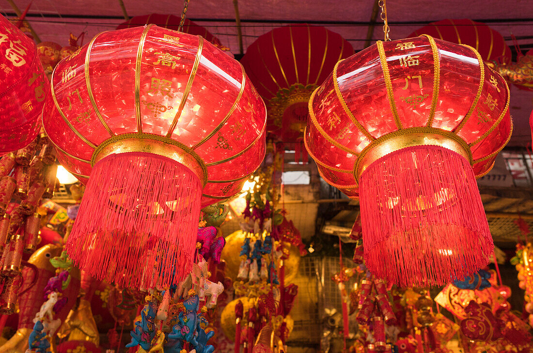 Vietnam, Hanoi. Tet Lunar New Year, rote Laternen