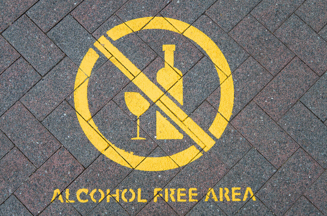 New Zealand, North Island, Raglan. Sign for alcohol-free area