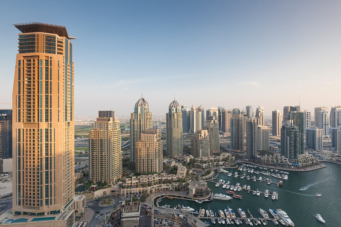 UAE, Blick auf die Dubai Marina von oben