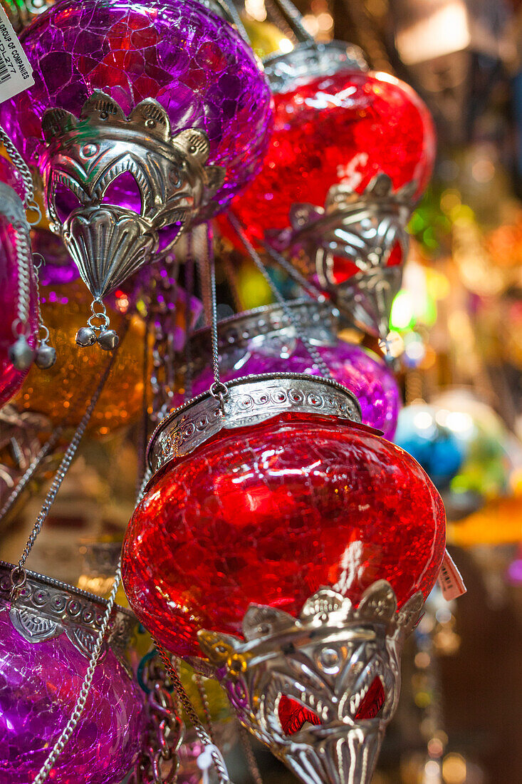UAE, Dubai, Jumeirah. Madinat Jumeirah, souk shopping area souvenir lamps