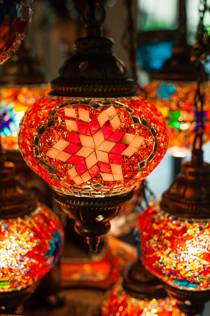 UAE, Dubai, Jumeirah. Madinat Jumeirah, souk shopping area souvenir lamps