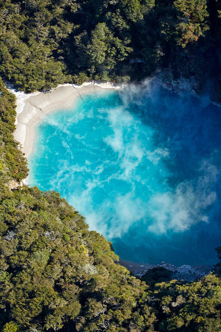 Inferno-Krater, Waimangu-Vulkantal, bei Rotorua, Nordinsel, Neuseeland