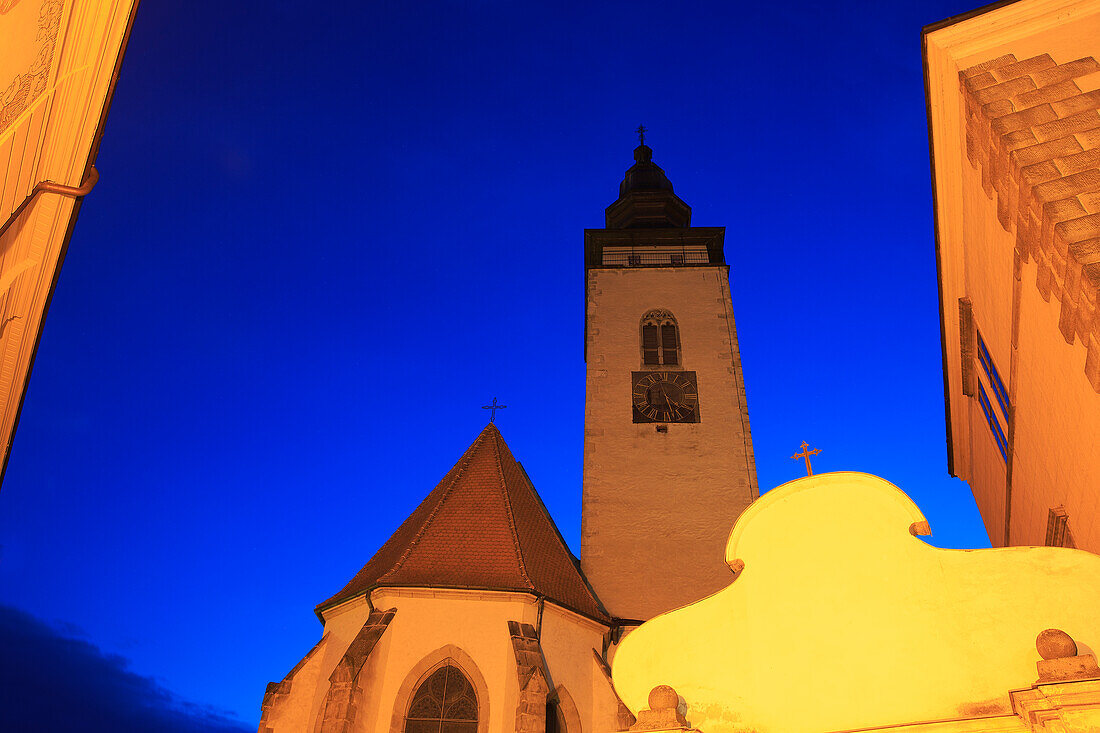 Tschechische Republik, Telc. Sonnenuntergang auf den Gebäuden der Stadt