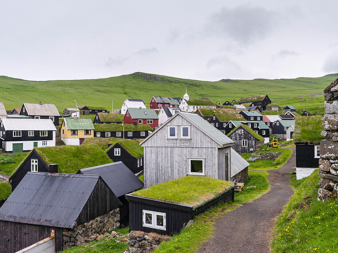 Das Dorf auf der Insel Mykines, Teil der Färöer Inseln im Nordatlantik. Dänemark