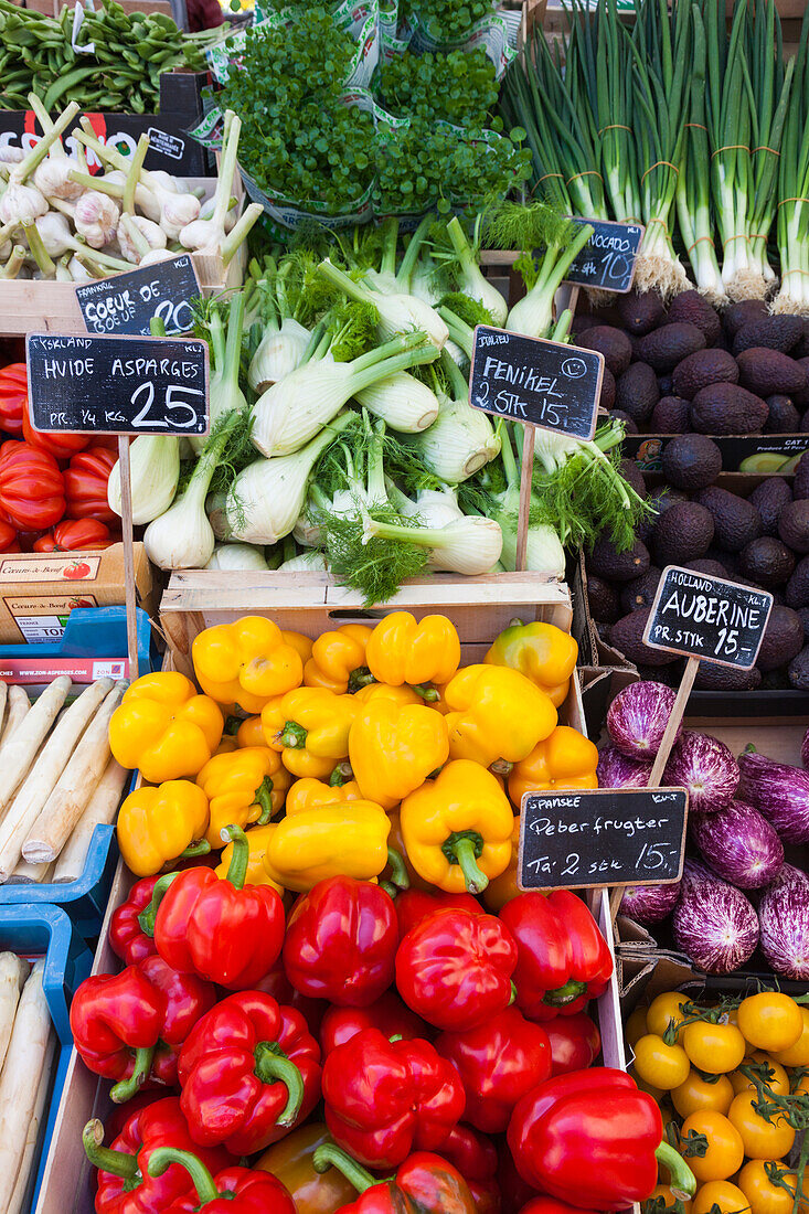 Dänemark, Seeland, Kopenhagen, Torvehallerne KPH, neuer Lebensmittelmarkt im Freien, Gemüse