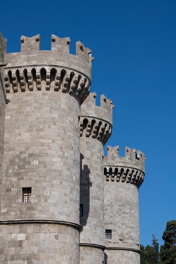 Griechenland, Rhodos. Mittelalterliche Altstadt (UNESCO). Der Palast des Großmeisters, auch Kastello genannt, mittelalterliche Burg, gotische Architektur.