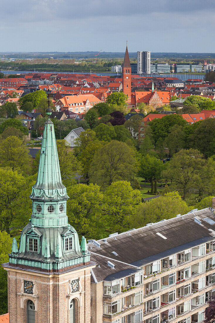 Dänemark, Jütland, Aalborg, erhöhte Stadtansicht von Süden
