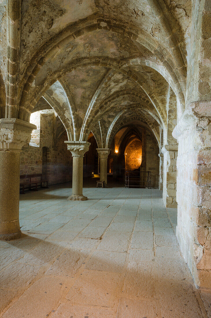 Innenraum der Abtei, Kloster Mont Saint-Michel, Normandie, Frankreich