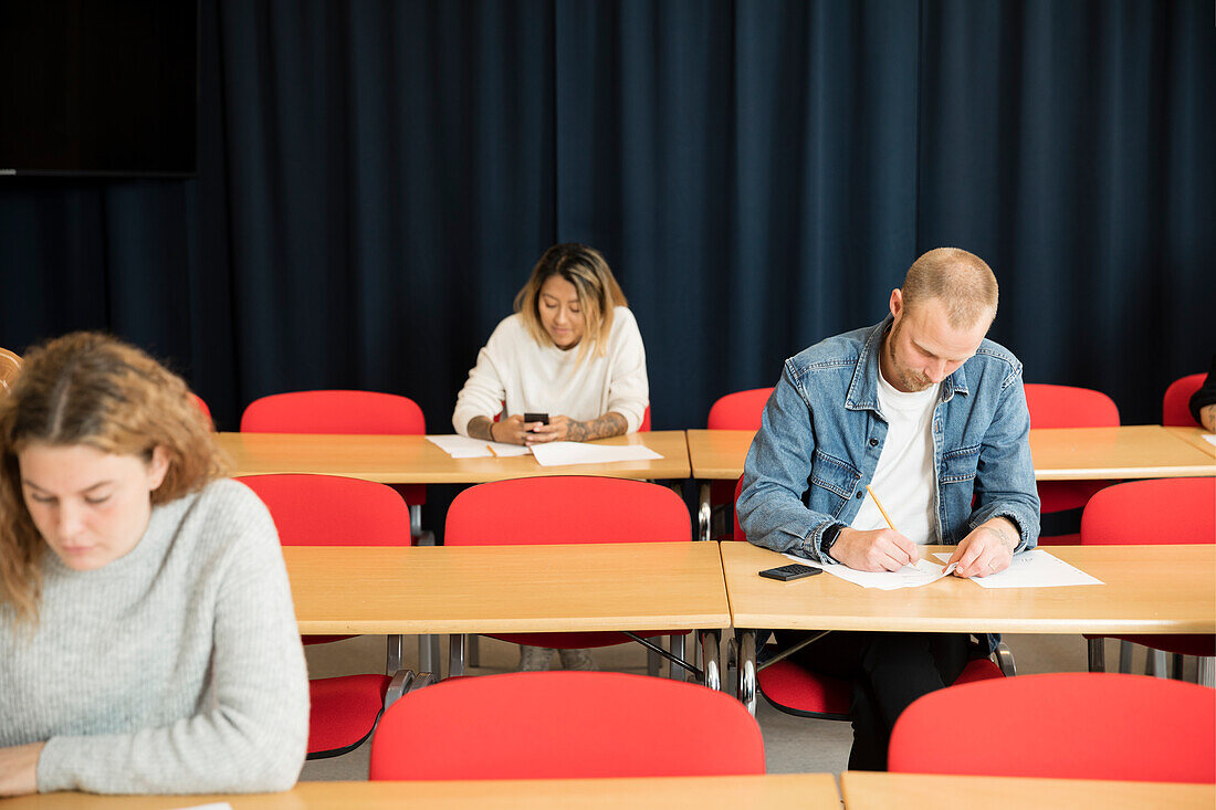 Studenten im Vorlesungssaal