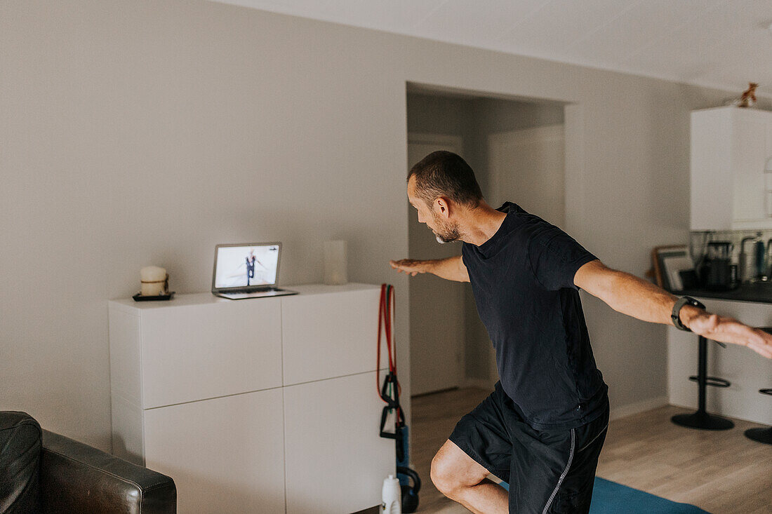 Man training at home