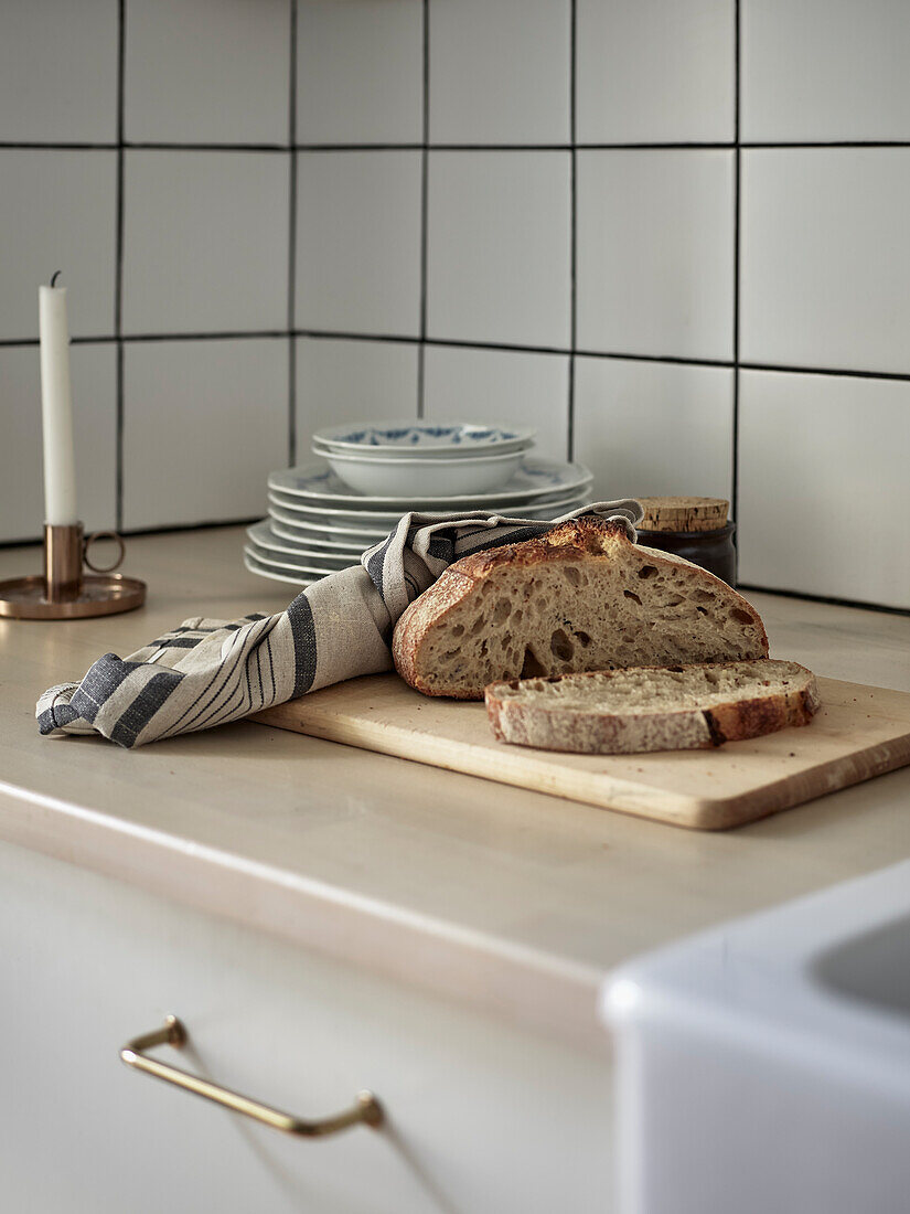 Brot auf Holzbrett