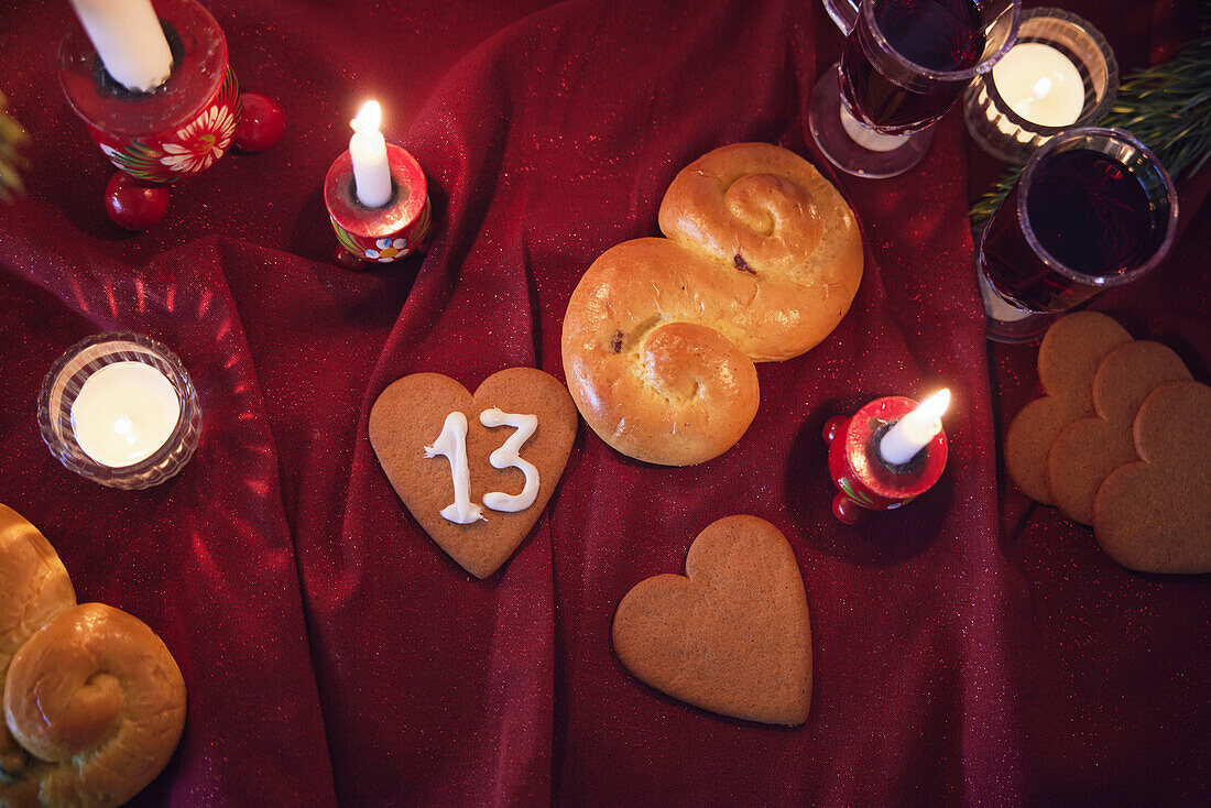 Saffron bun and gingerbread cookies for St. Lucia Day