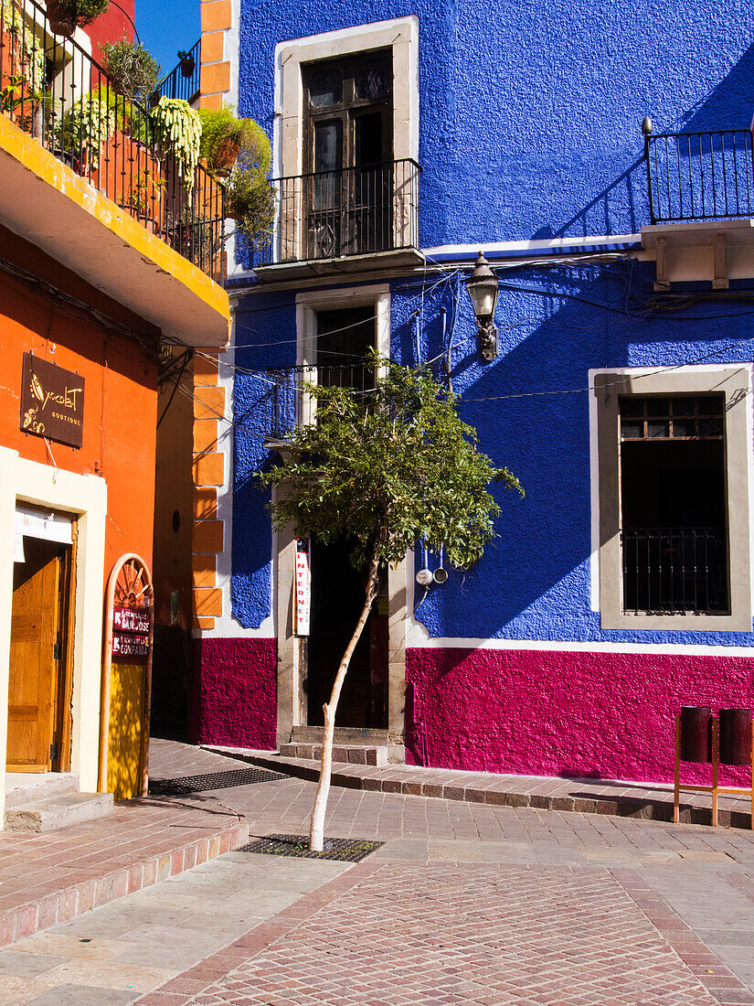 Mexico, Guanajuato, Colorful Back Alley