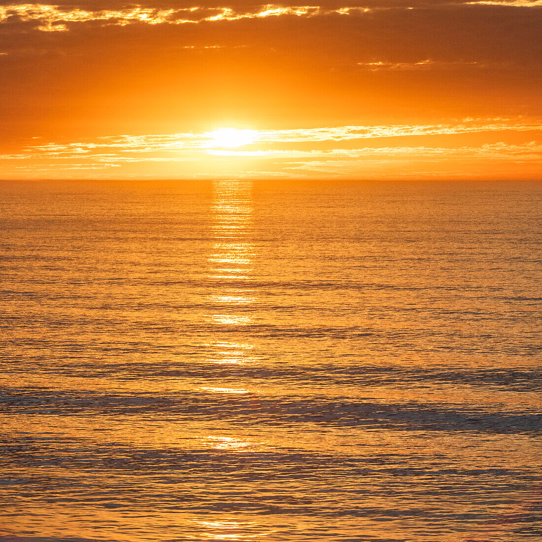 Big-Sur-Meereslandschaft bei Sonnenuntergang