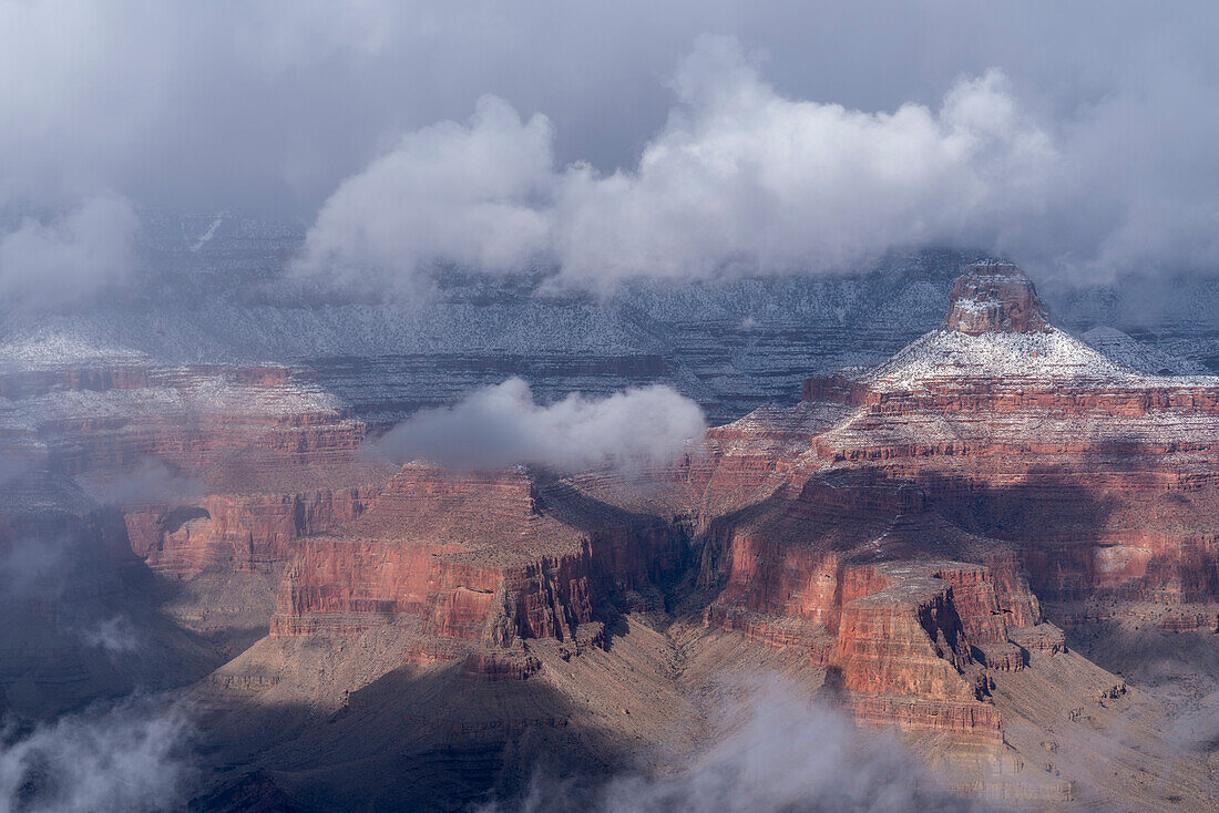 USA, Arizona, Grand Canyon National Park. Winter snowstorm over canyon.