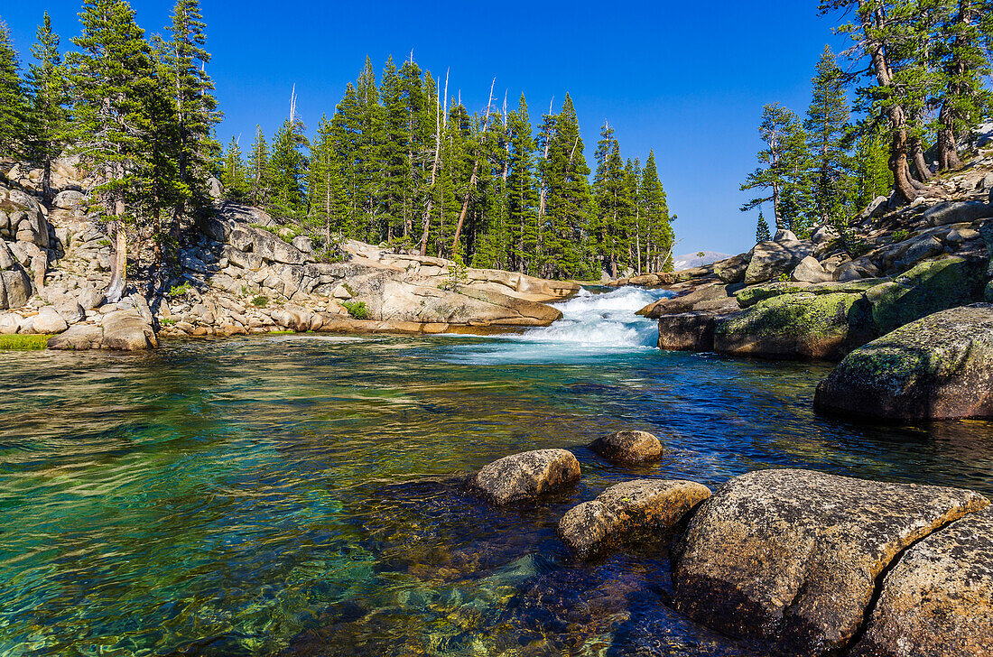 Kaskade am Tuolumne River, Tuolumne Meadows, Yosemite National Park, Kalifornien, USA