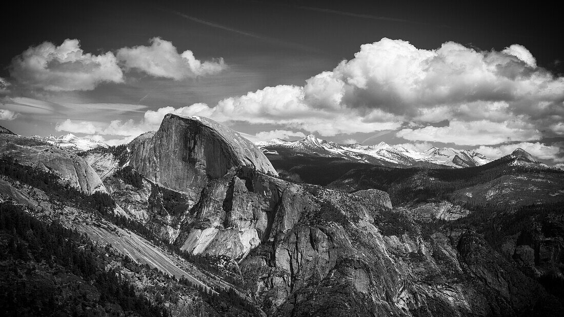 Half Dome vom Yosemite Point aus, Yosemite National Park, Kalifornien, USA