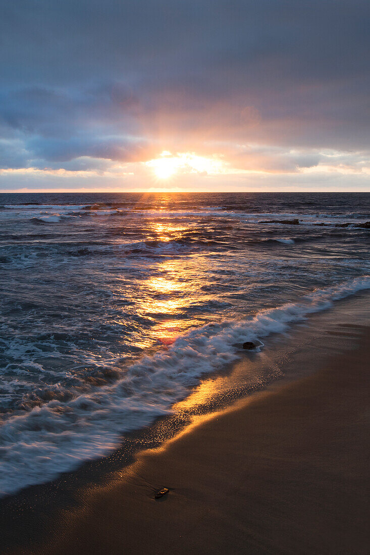 USA, Kalifornien, La Jolla. Sonnenuntergang über dem Strand